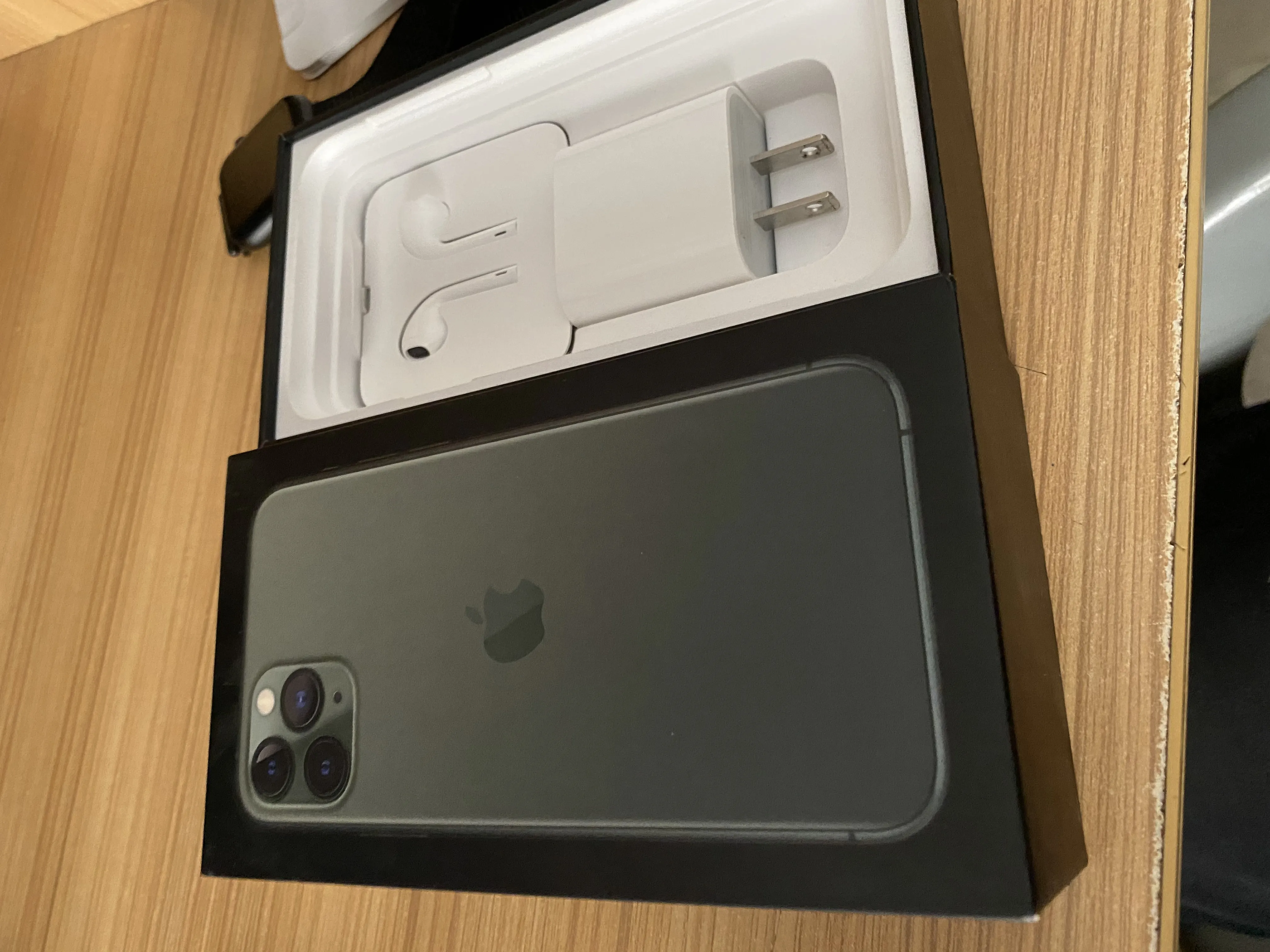 iPhone 11 pro - ad image 4