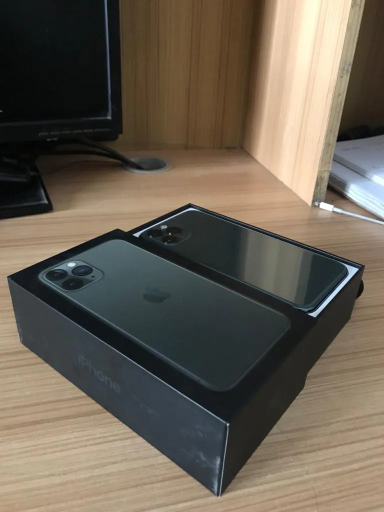 iPhone 11 pro - ad image 1