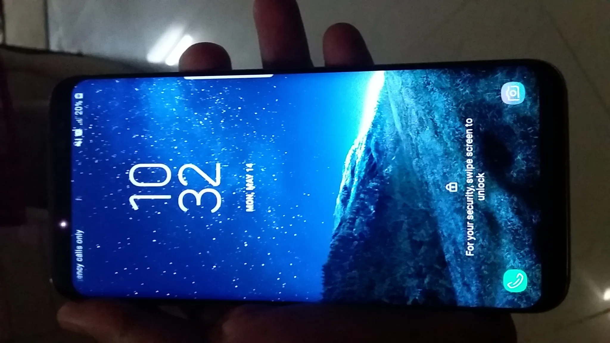 samsung s8 minor cracked screen - ad image 2