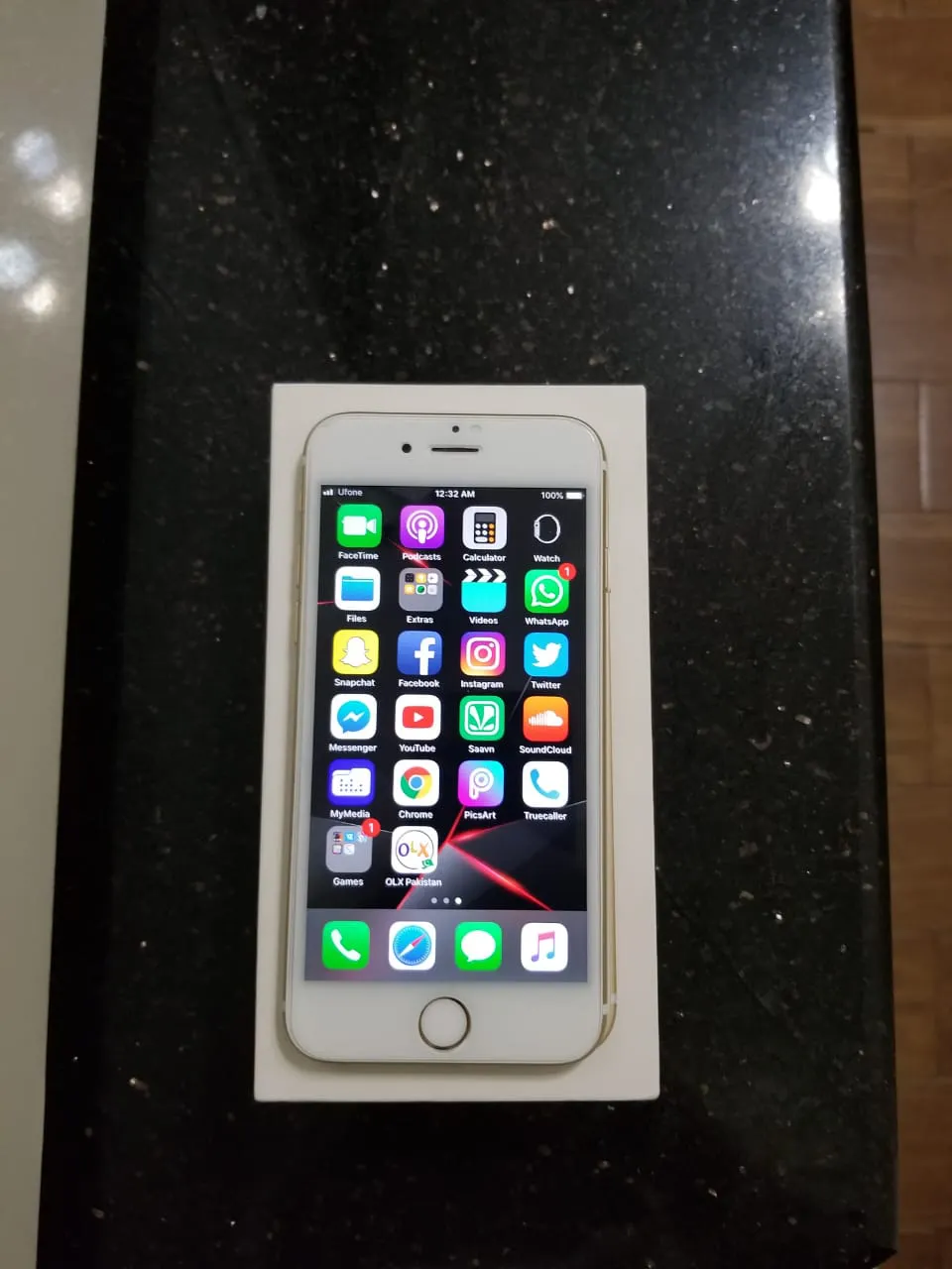 iPhone 6s 64 GB with box and accessories  - ad image 4