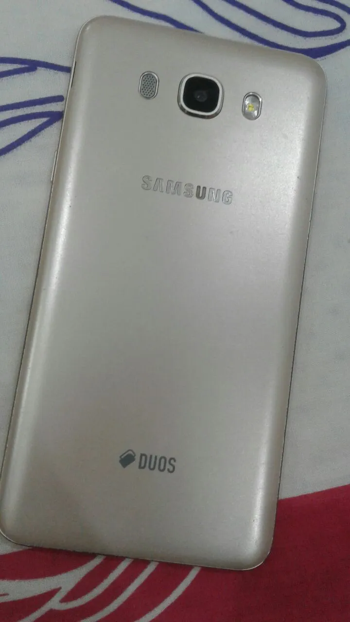 Samsung galaxy J7 - ad image 3