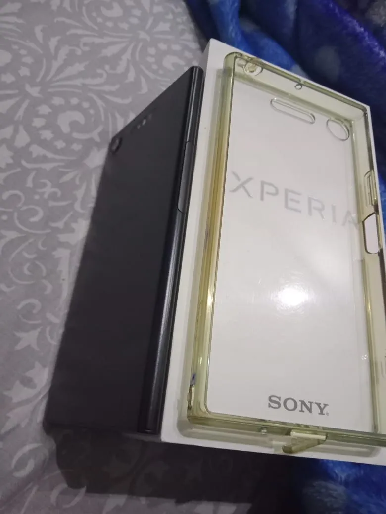 Sony xperia XZ1 - ad image 4