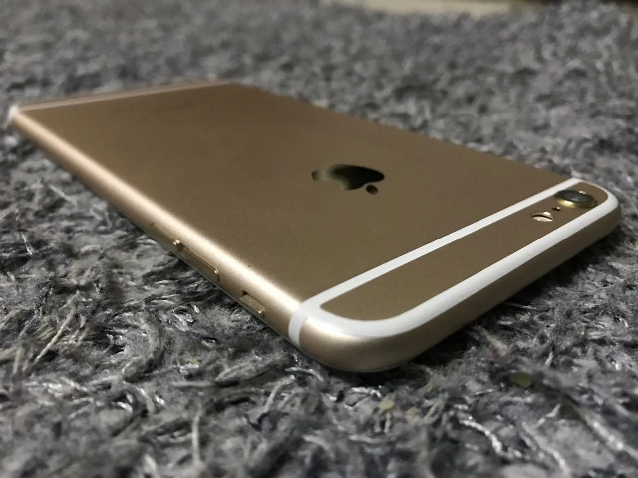 Brand New Condition iPhone 6 PLUS 16 Gold - ad image 2