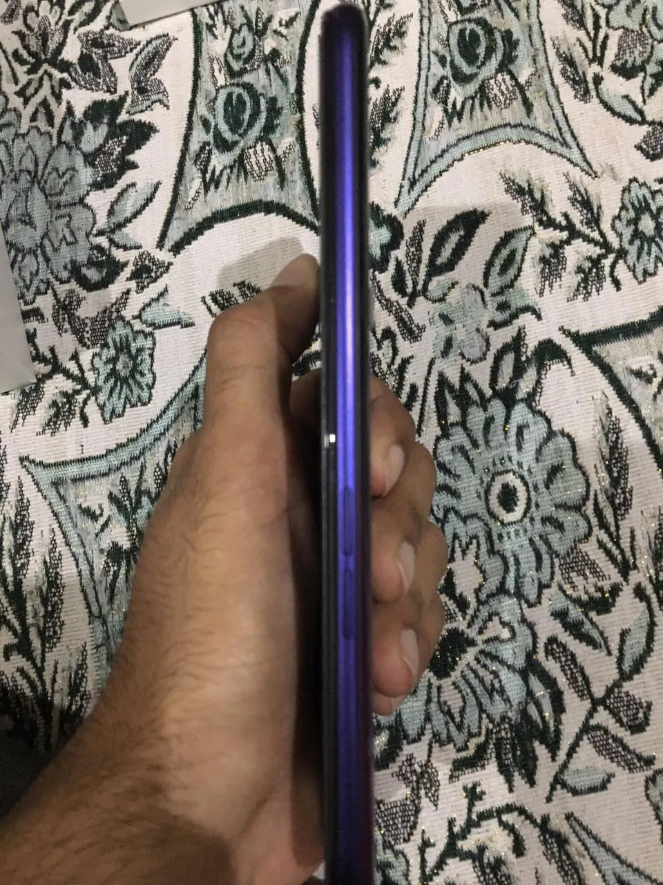 Oppo F11 Pro Lush - ad image 3