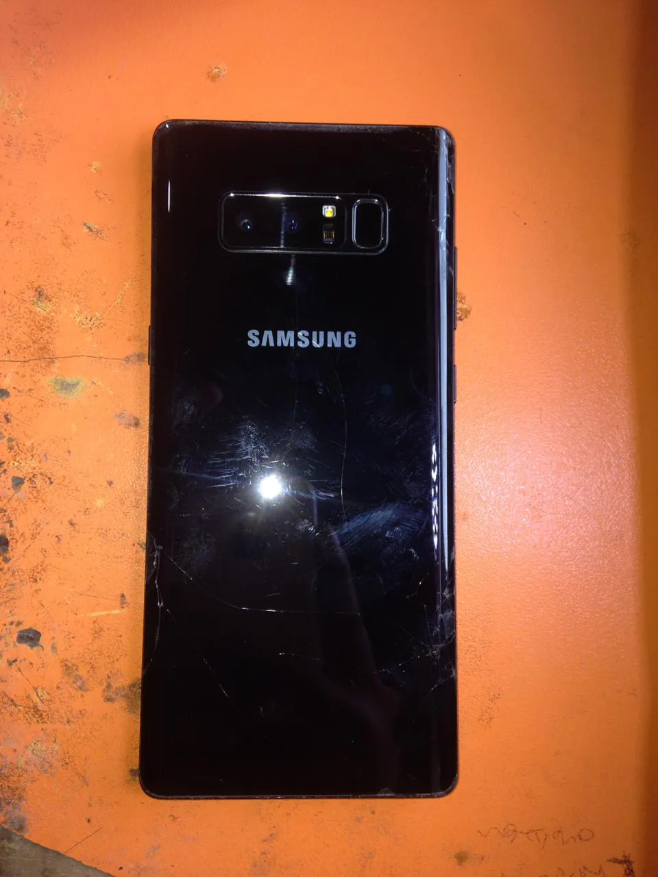 samsung note 8 dotted with glass creck - ad image 1