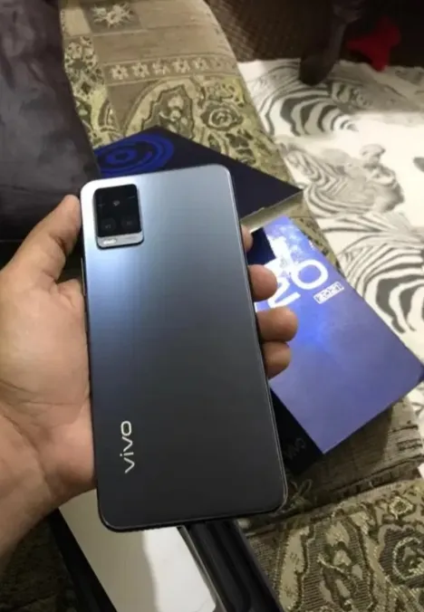 Vivo v20 (2021) - ad image 2