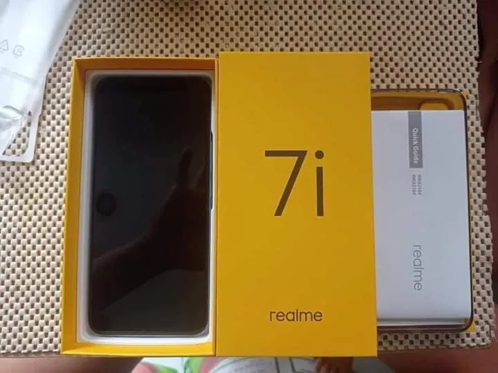 Realme 7i just box Open - ad image 1