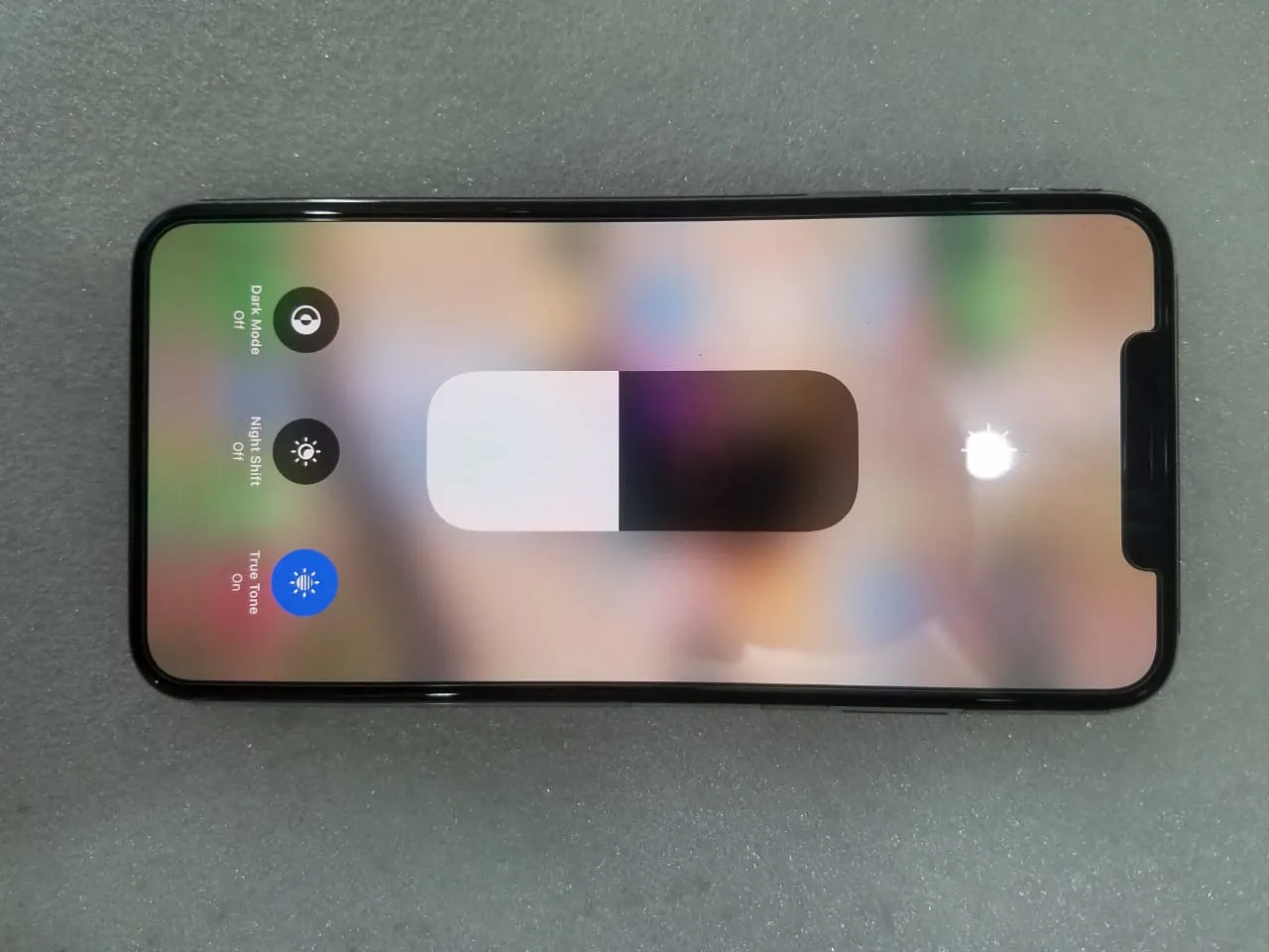 Iphone XS Max White colour - ad image 3