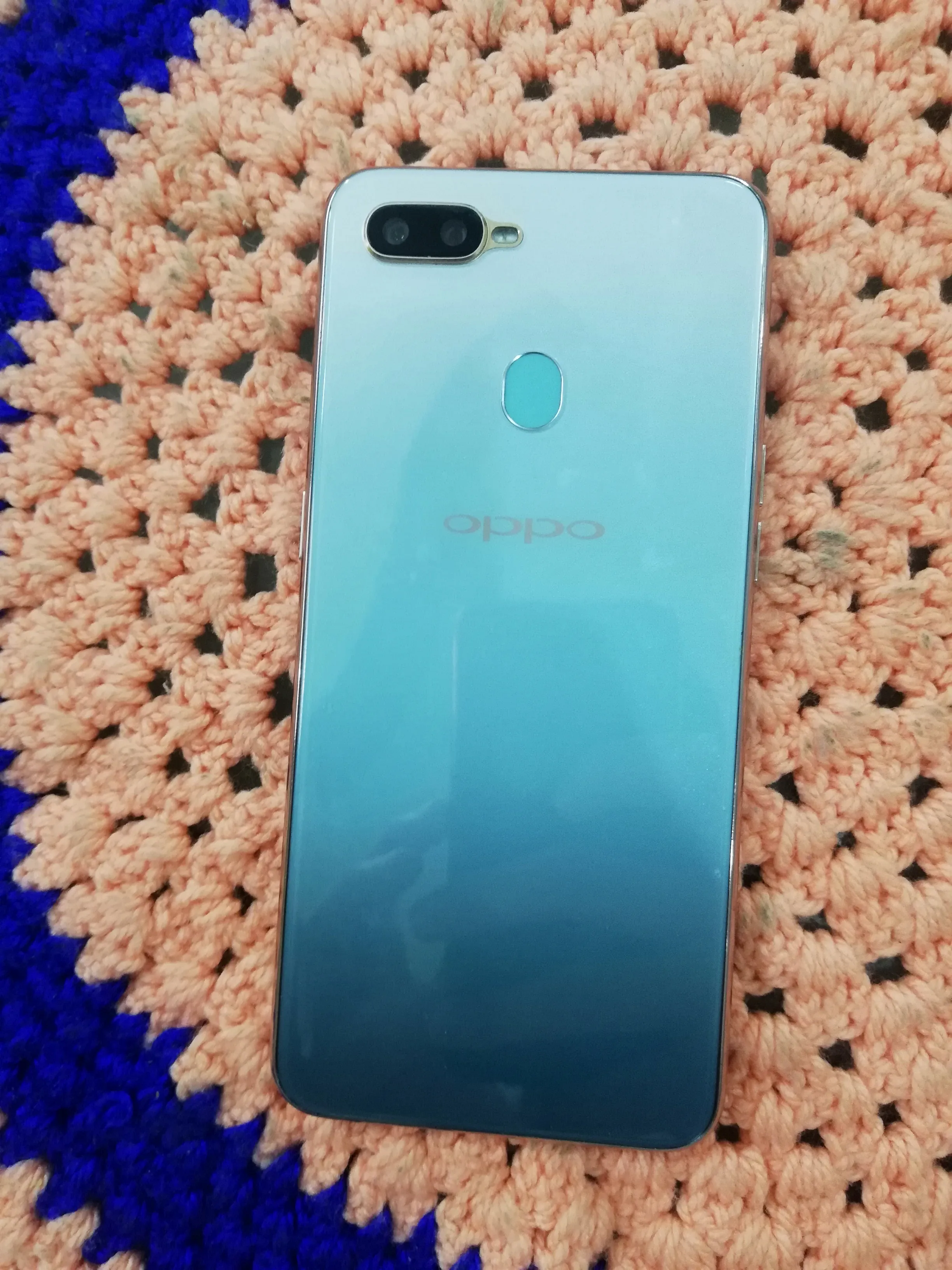 OPPO F9 PRO - ad image 4