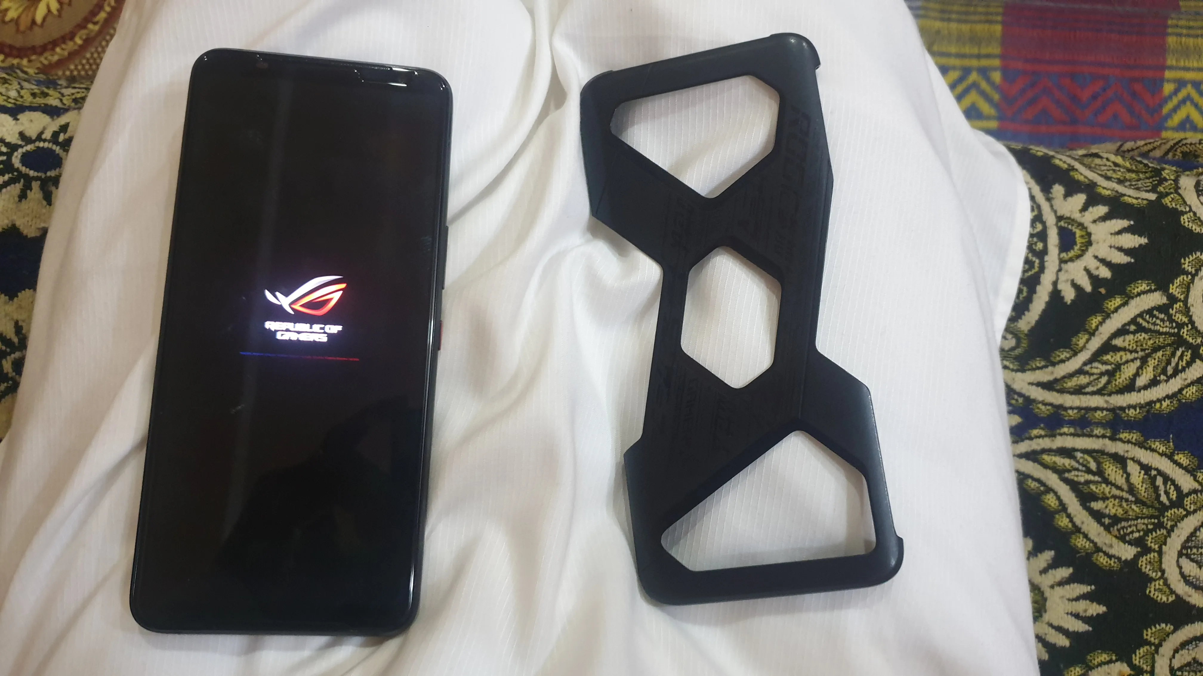 ASUS ROG PHONE 3 GAMING PHONE - ad image 2