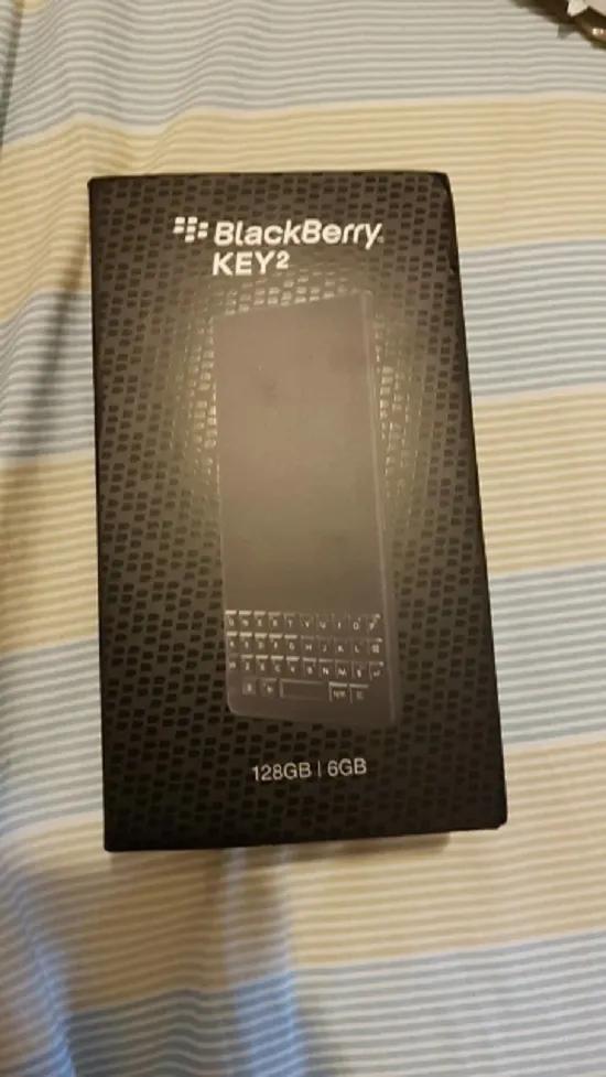 Blackberry Key 2 box pack new - ad image 1