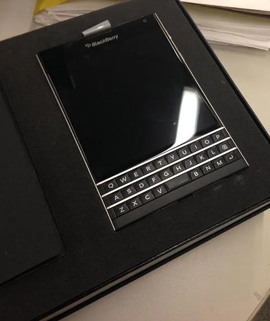 Blackberry passport box pack - ad image 1