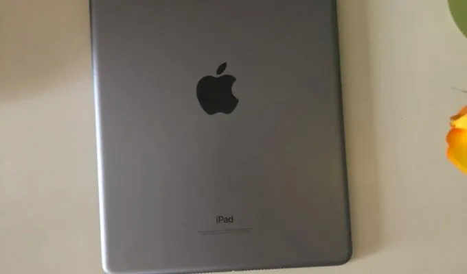 Ipad 6th Generation - ad image 3