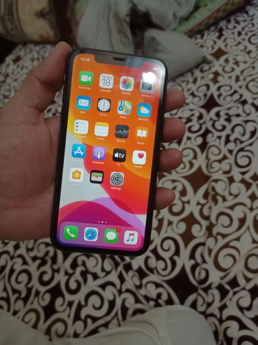 iphone 11 256gb (JV) NON PTA with box - ad image 1