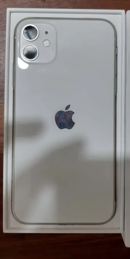 iPhone 11 - ad image 2