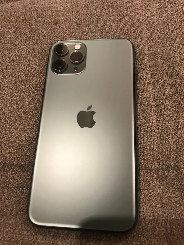 iPhone 11 Pro - ad image 1