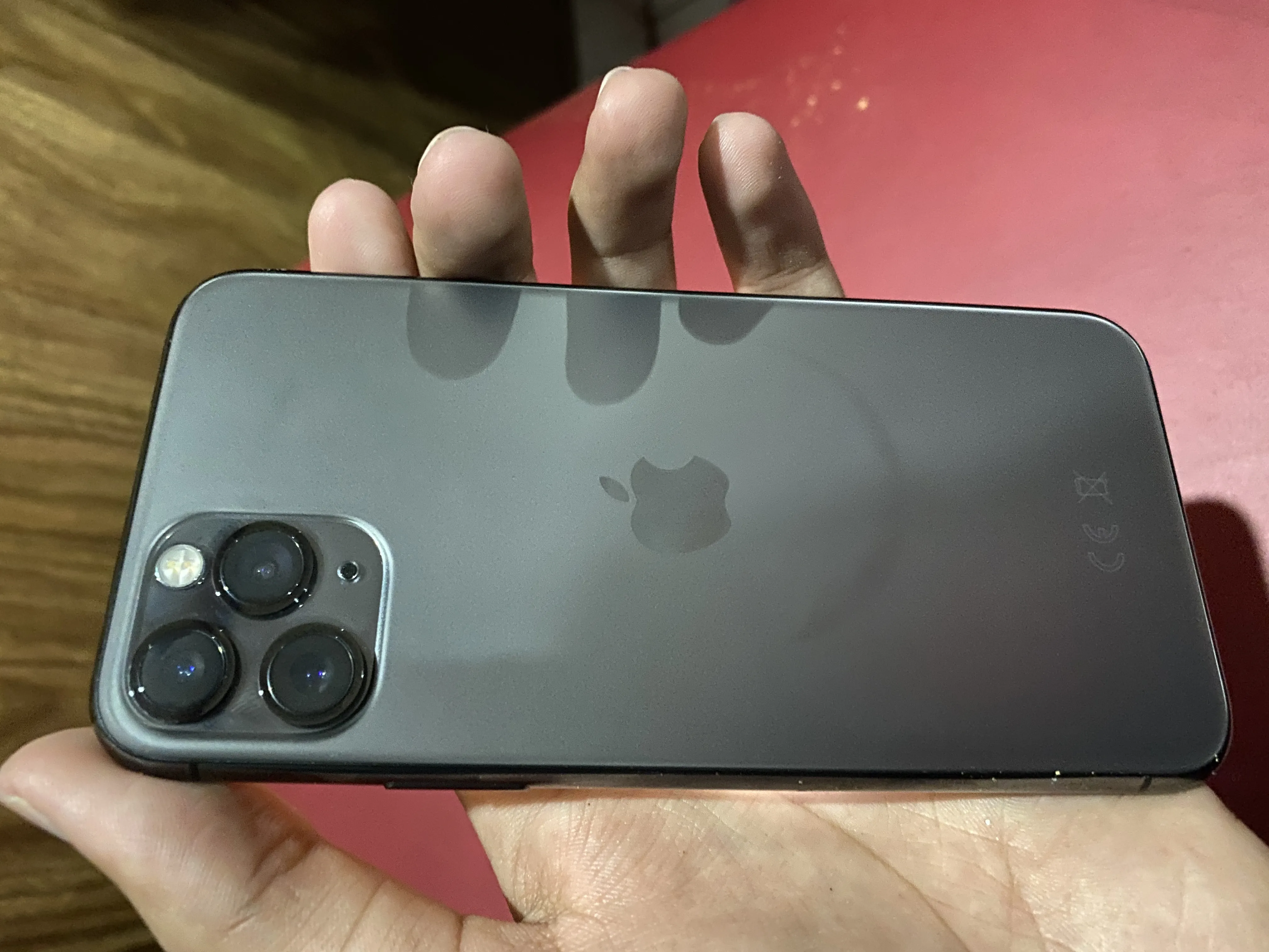 Iphone 11 pro - ad image 1