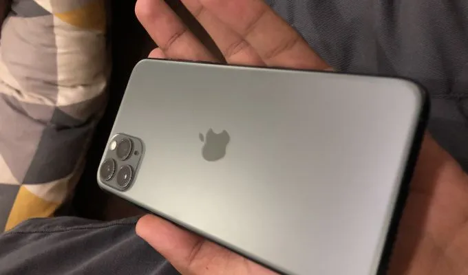 IPhone 11 Pro max 64 gb - ad image 1