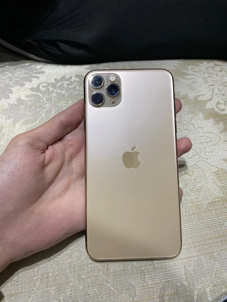 iPhone 11 pro max 64gb - ad image 1