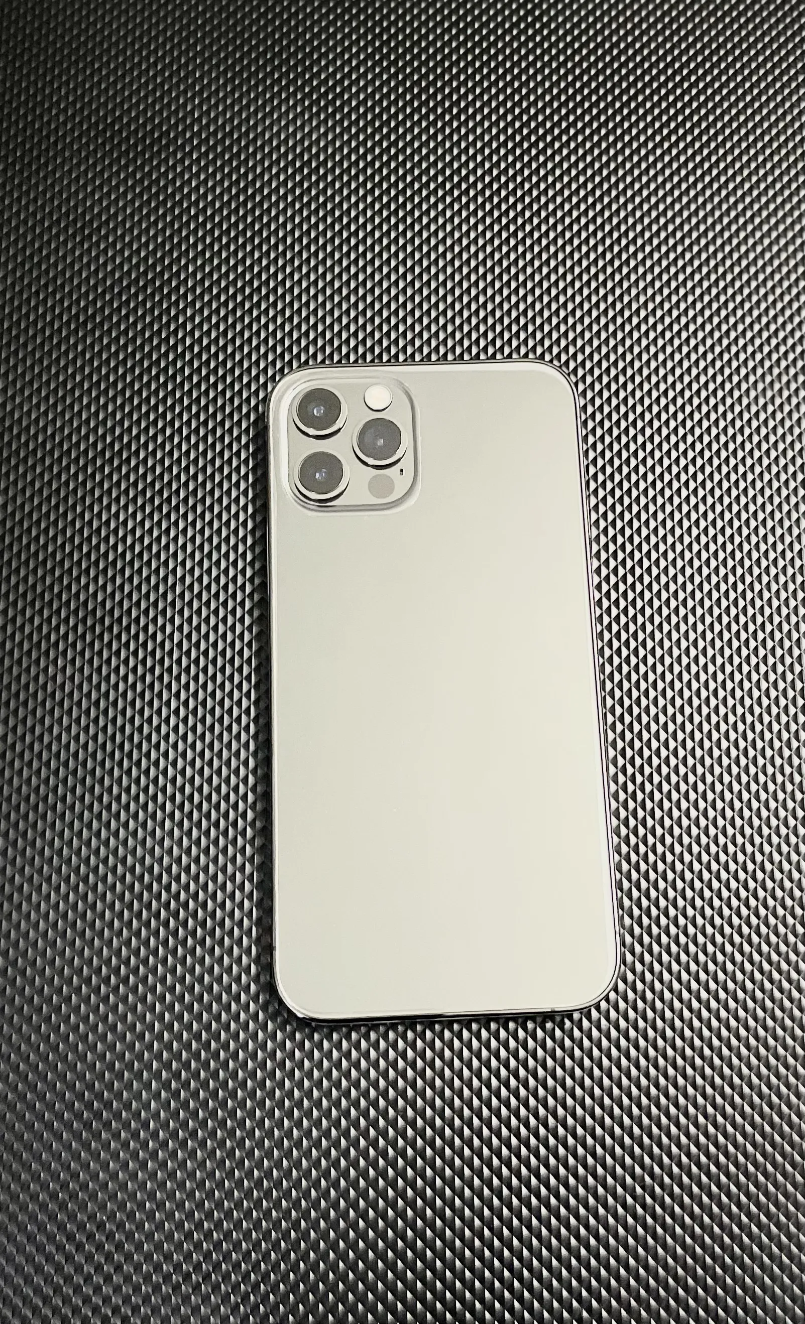 iPhone 12 Pro - ad image 3