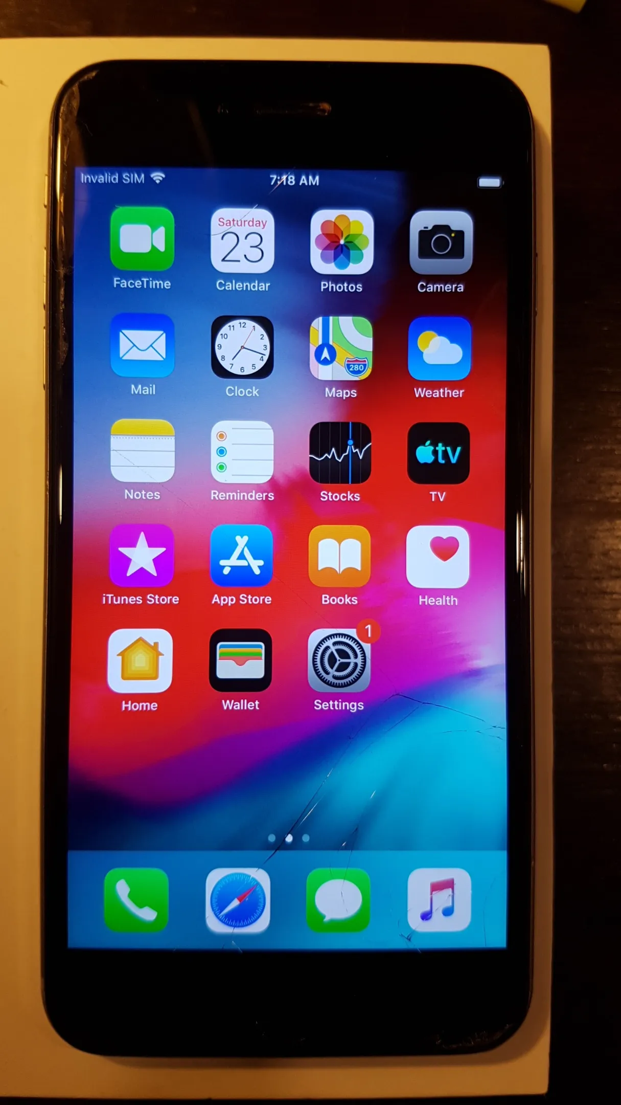 iPhone 6 Plus, Space Gray, 64GB - ad image 1