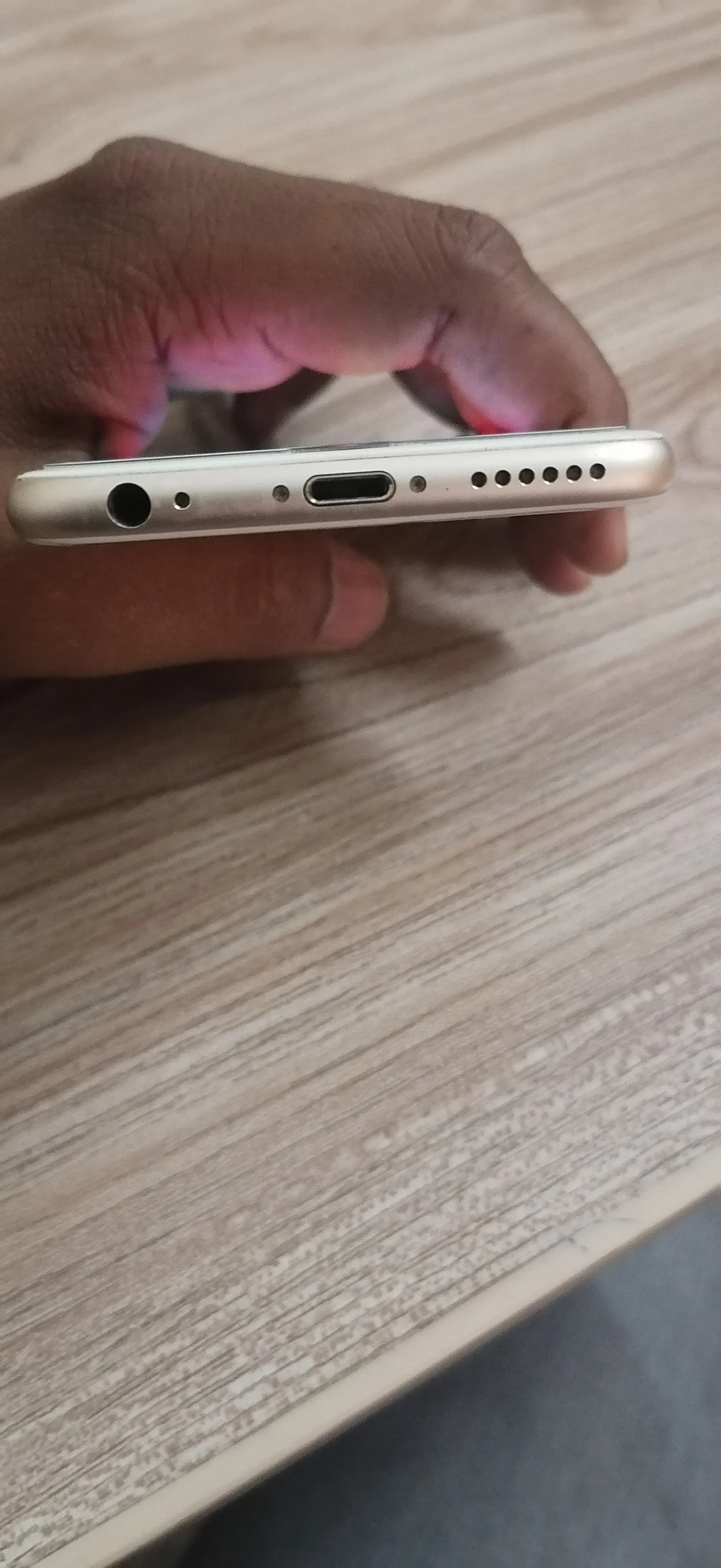 Iphone 6s 64gb with box - ad image 3