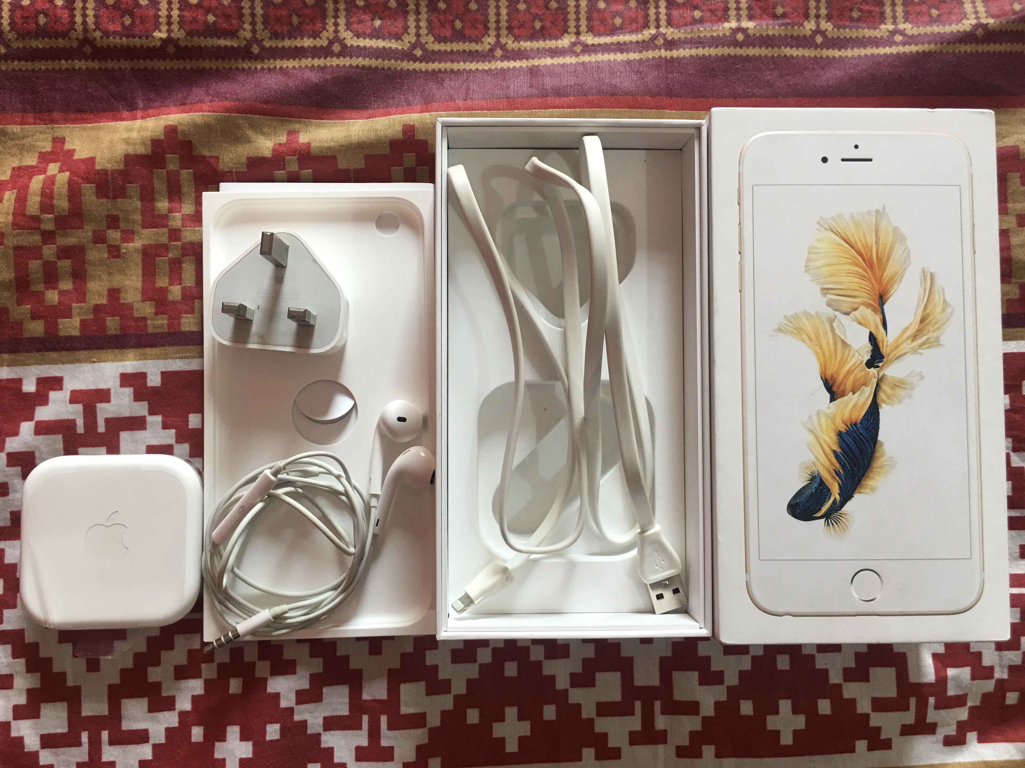 Iphone 6s plus 32gb gold 10/10 PTA approve with box and all accesories - ad image 4