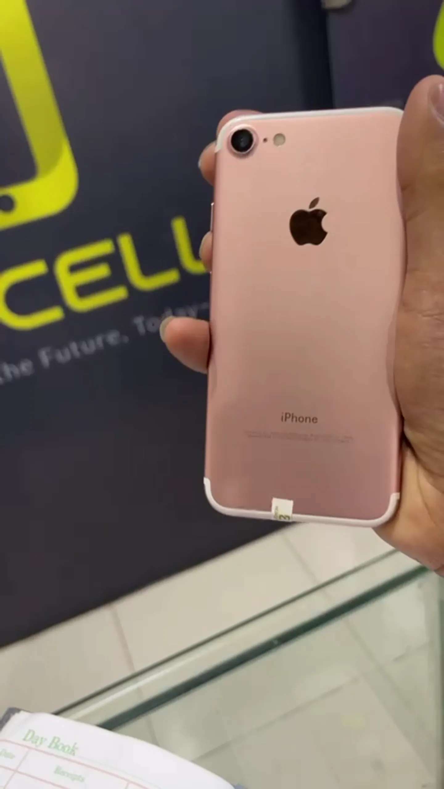 IPhone 7 128gb pta approved - ad image 2