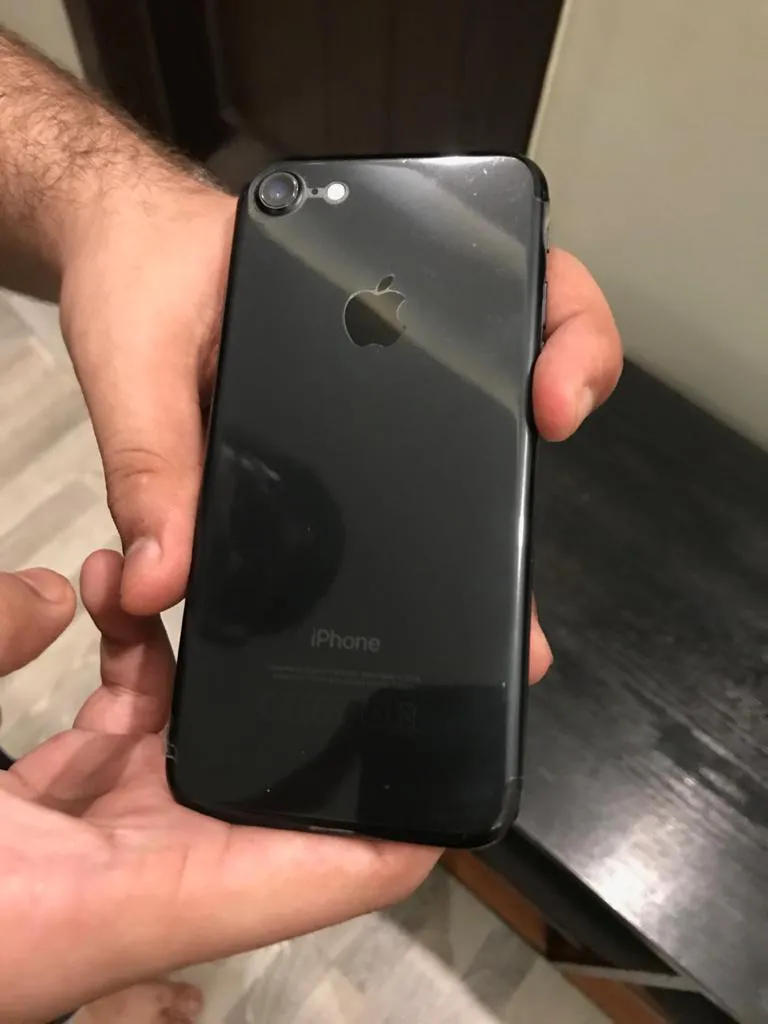 IPHONE 7 32 GB FOR SALE - ad image 1