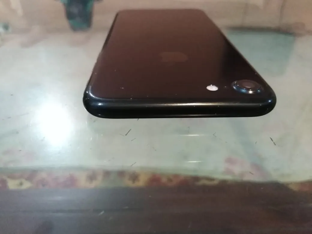 iPhone 7 32 GB with original Accessories and Box - ad image 4