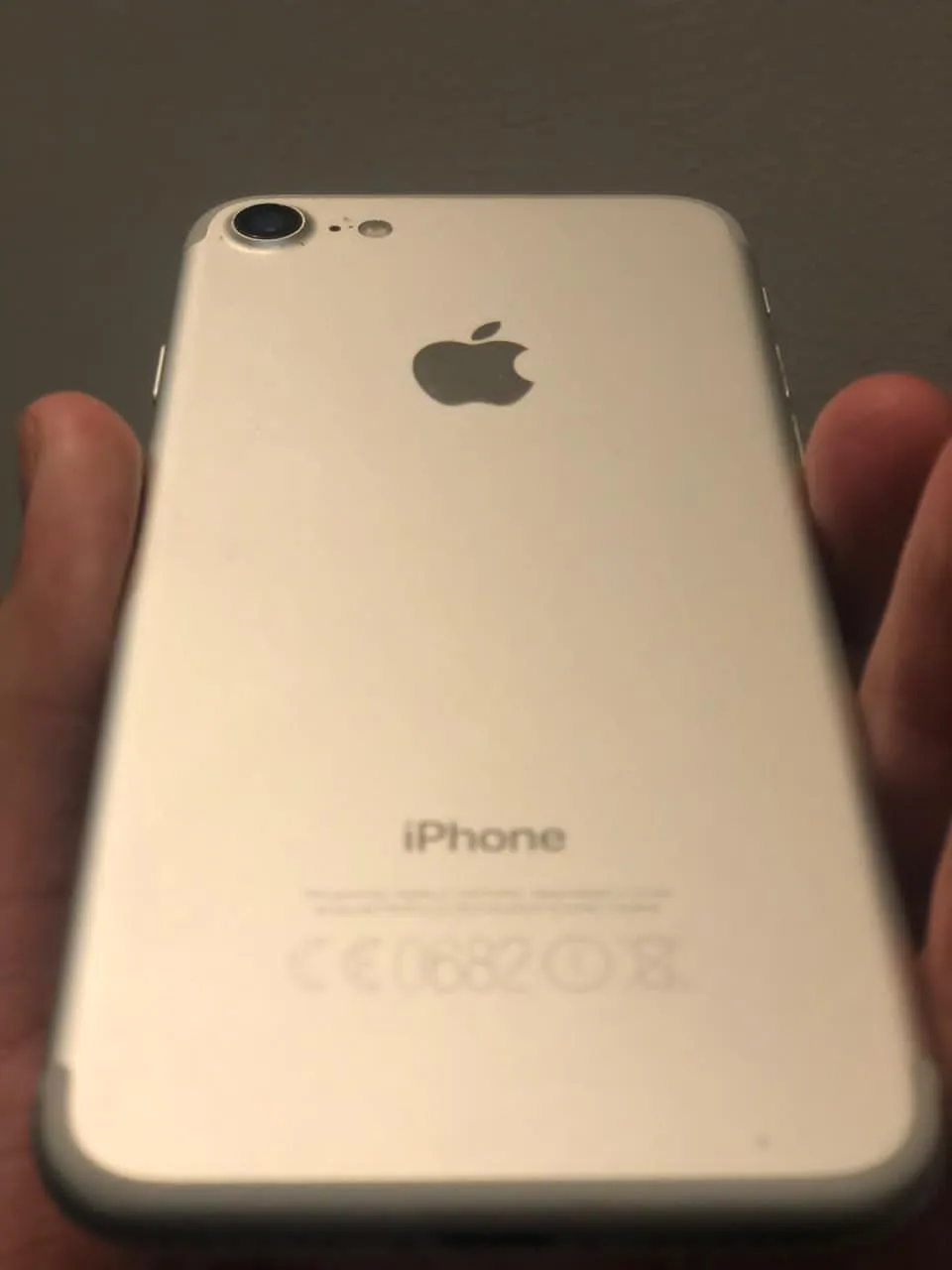 iPhone 7 32GB With box - ad image 1