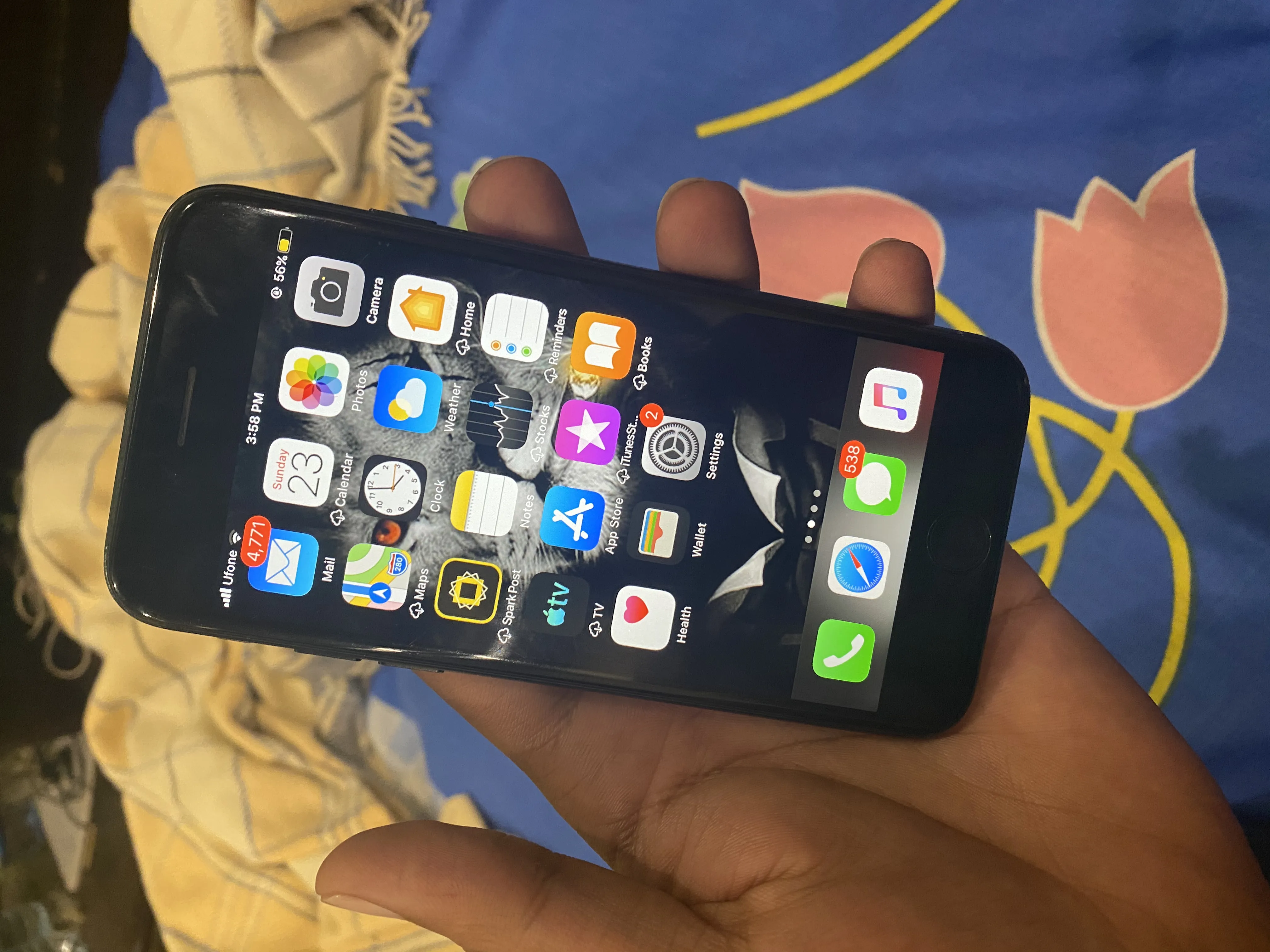 iPhone 7 phone is unopened - ad image 1