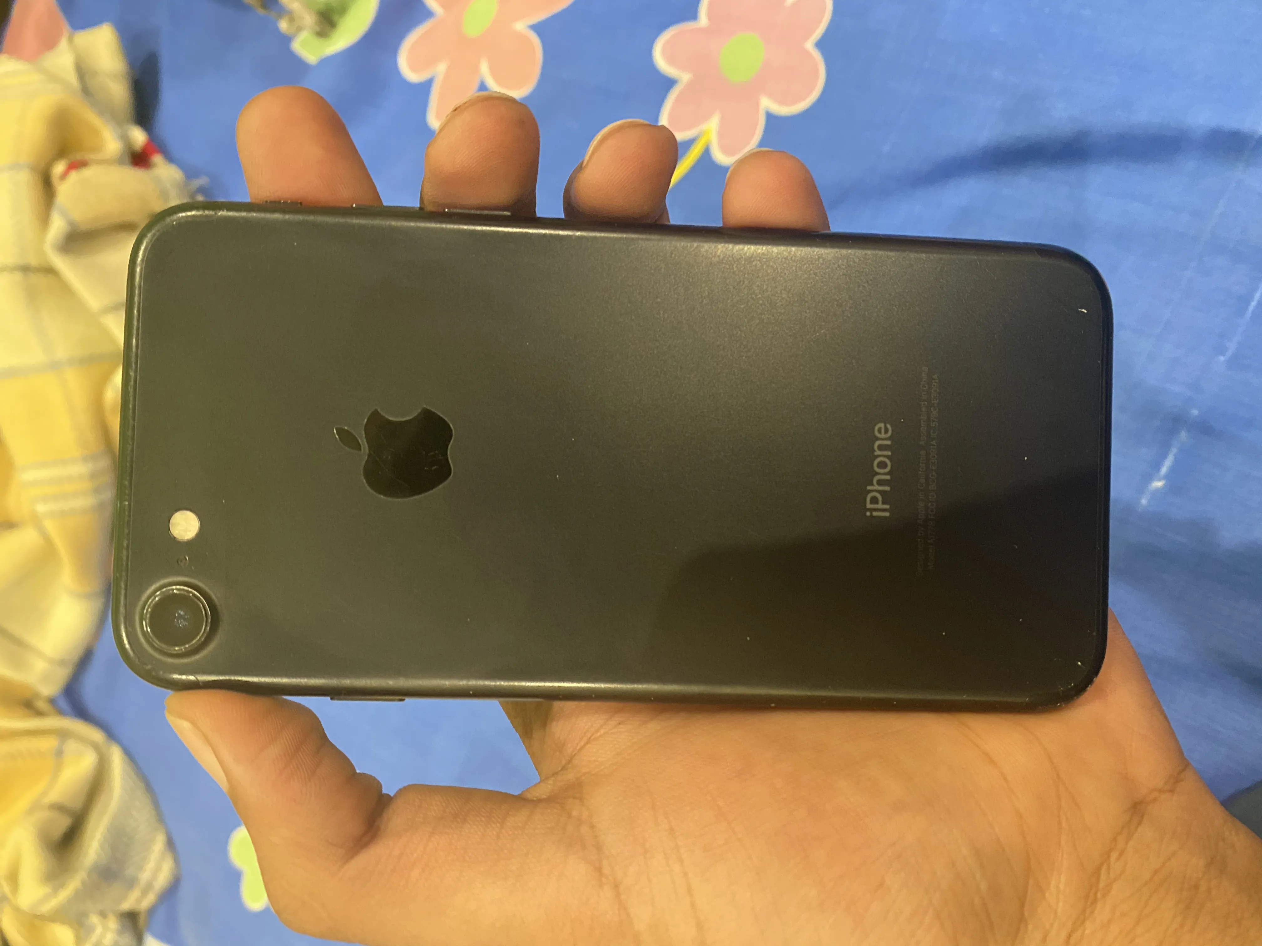 iPhone 7 phone is unopened - ad image 2