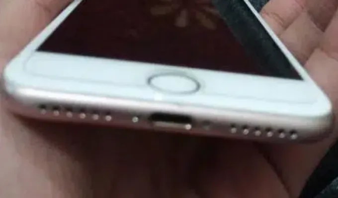 Iphone 7 Logo Stuck - ad image 2