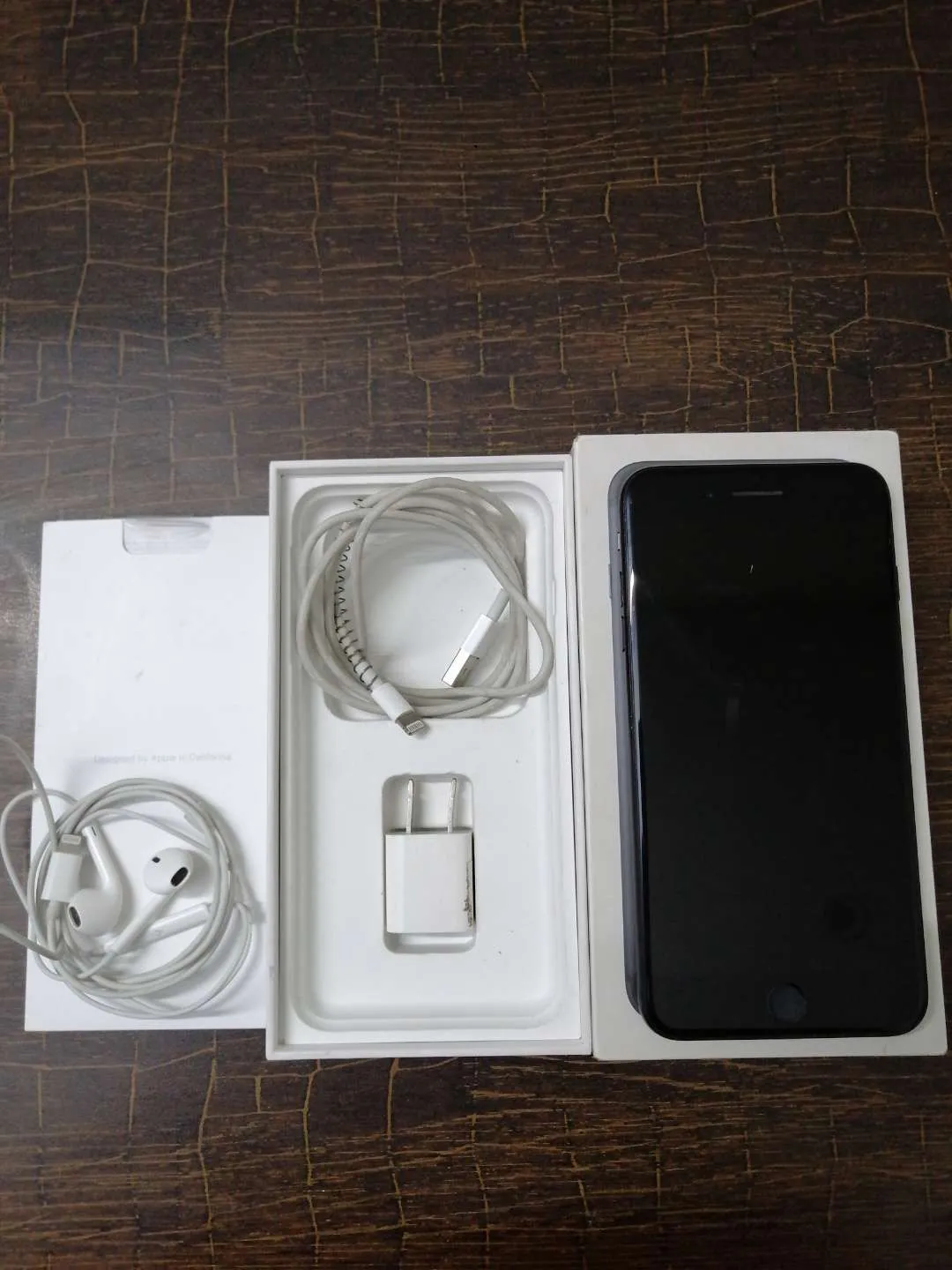 Iphone 7 plus 32 with all accessories original 10/8 condition pta approved - ad image 3