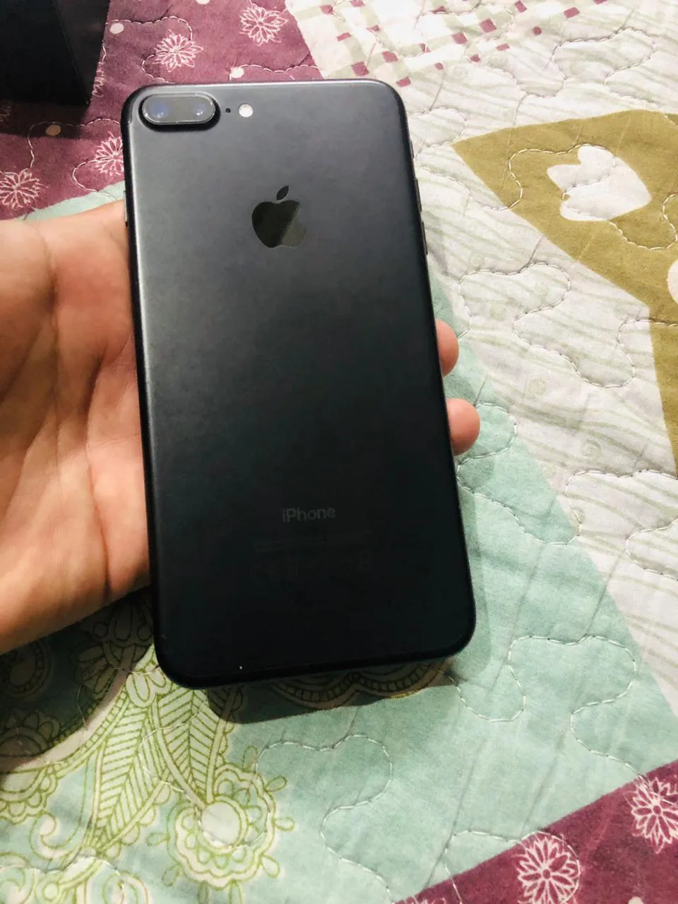 Iphone 7plus 128gb with box - ad image 1