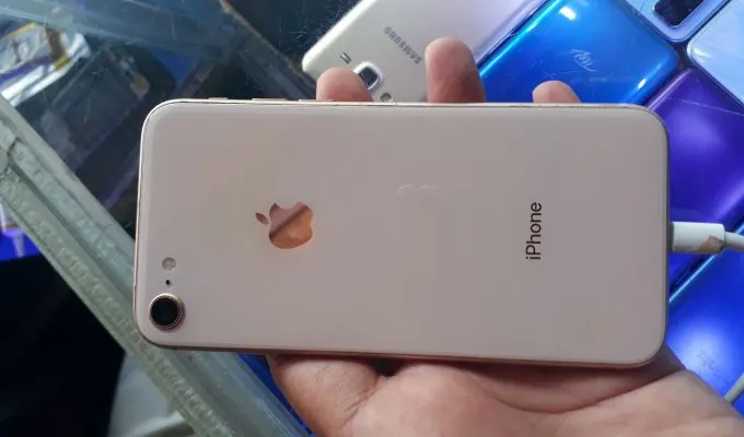 iPhone 8 64GB non pta - ad image 1