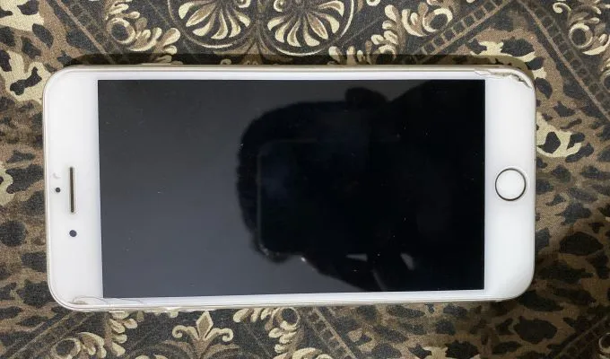 Iphone 8 Plus 64 GB white - ad image 1