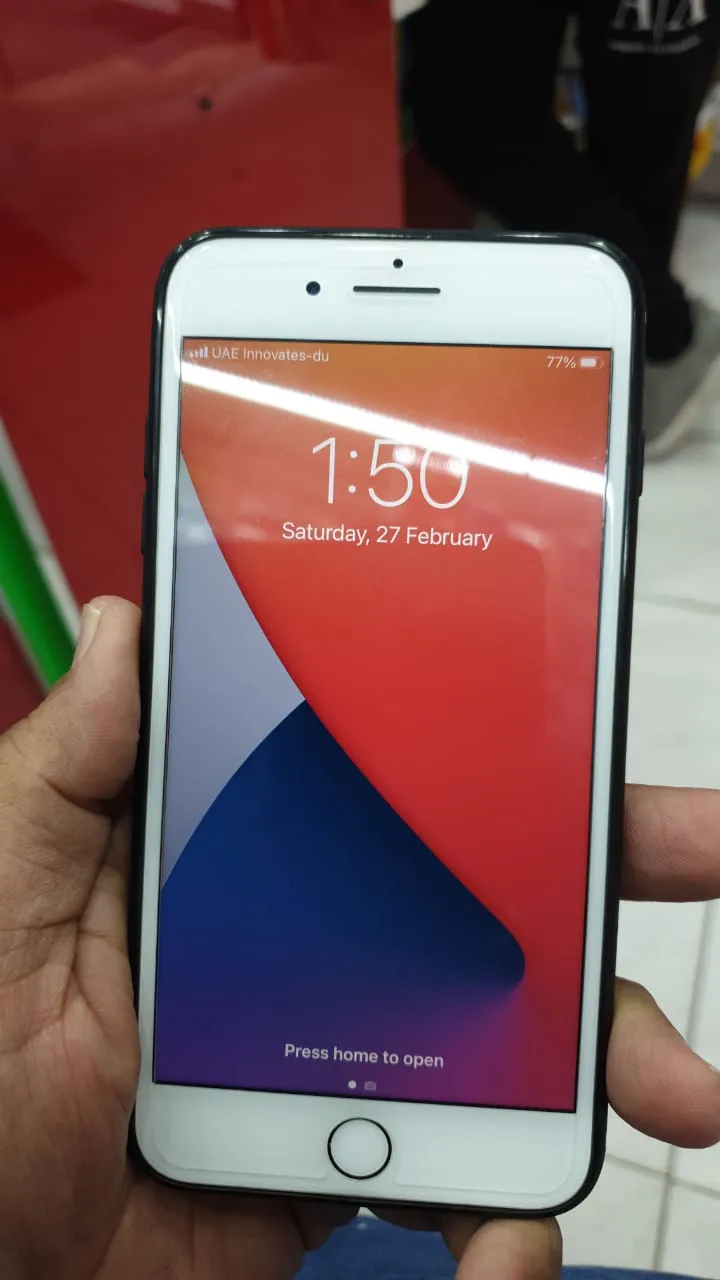 iphone 8 plus good condition koi scrathes nai - ad image 4