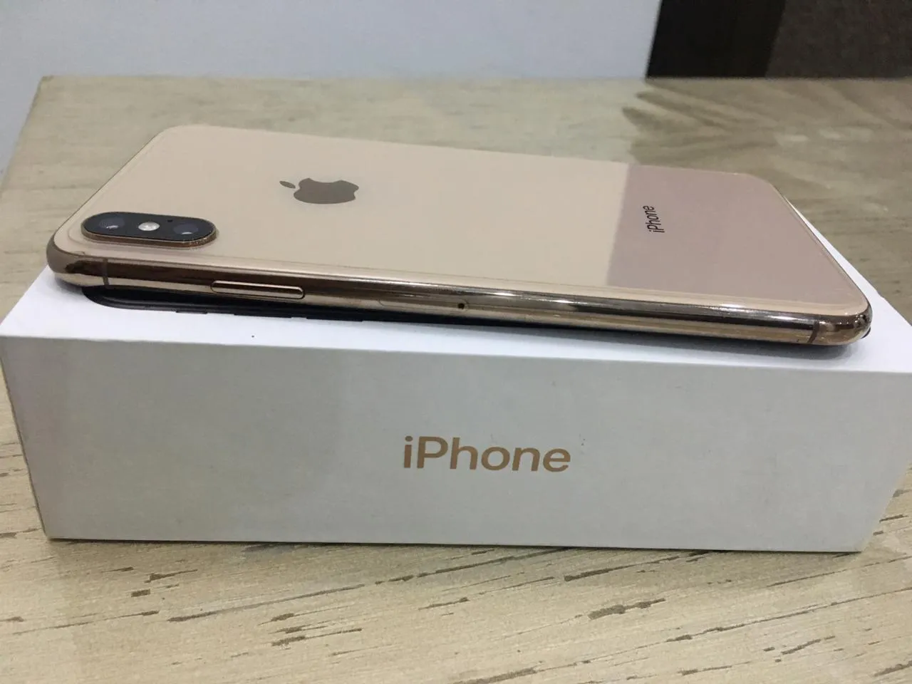 Iphone xs max 64 gb gold pta approved - ad image 2