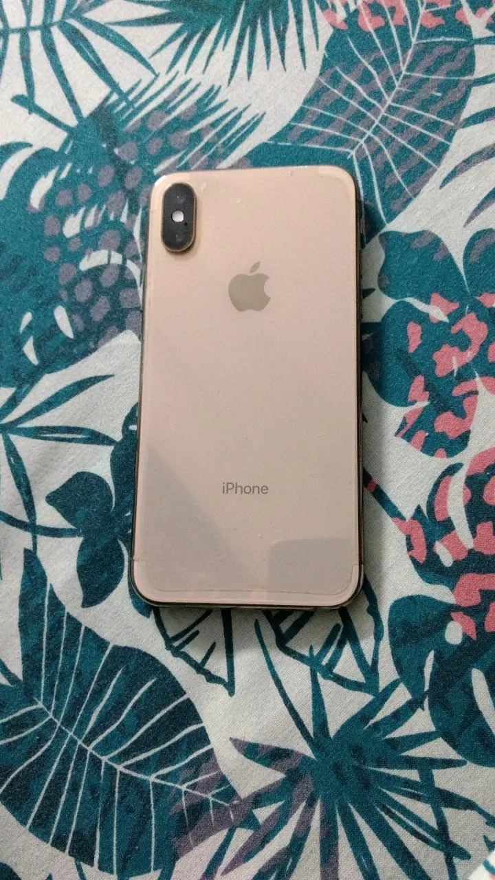 Iphone XS - ad image 1