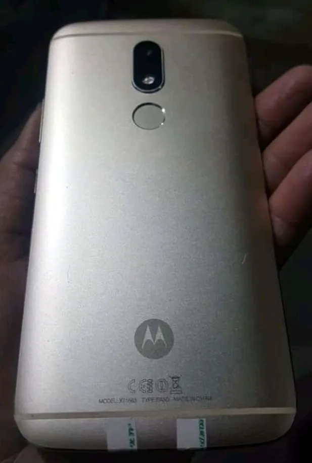 Moto M Gold - ad image 4