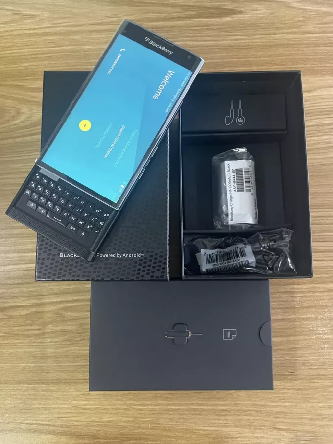 blackberry priv box pack pta approve - ad image 1