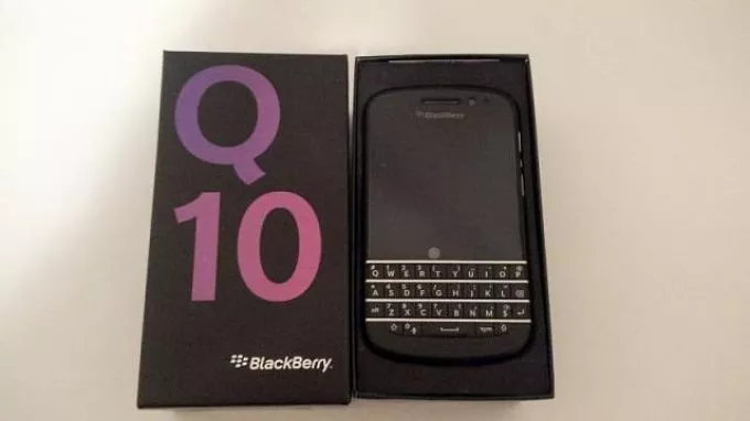 blackberry Q10 box pack - ad image 1