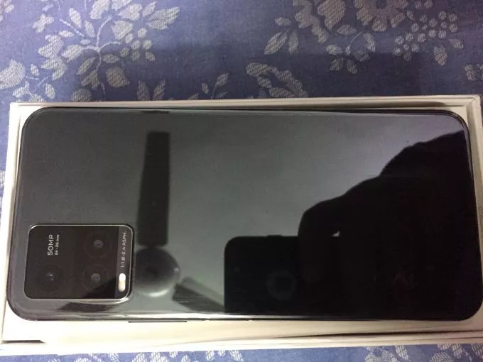 I\'m selling Vivo Y33s - ad image 2