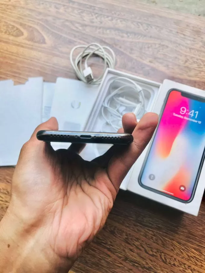 Iphone X - ad image 3