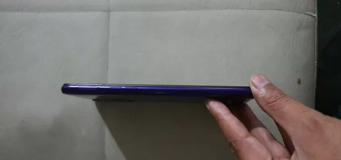 Realme 5 4/64 9/10 condition - ad image 4