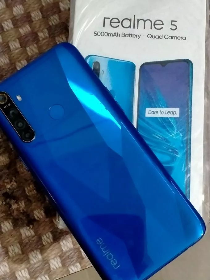 Realme 5 - ad image 1