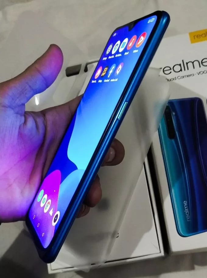 Realme XT 8/128 - ad image 2