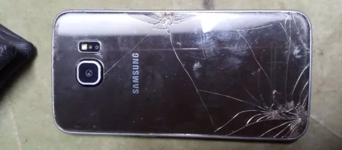 Sumsung s6 mobile storage 3/32 condition 10/8 - ad image 2